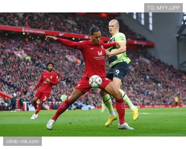 达尼洛右路与中卫位置切换表现稳健